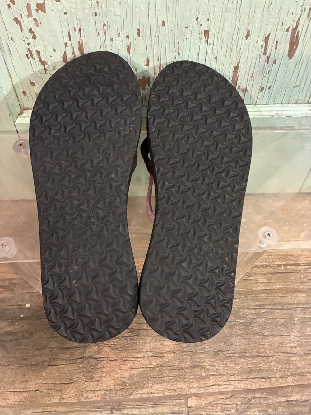 Women’s Teva Flip Flop Sandals with Pink & Teal Straps - - Picture 5 of 6